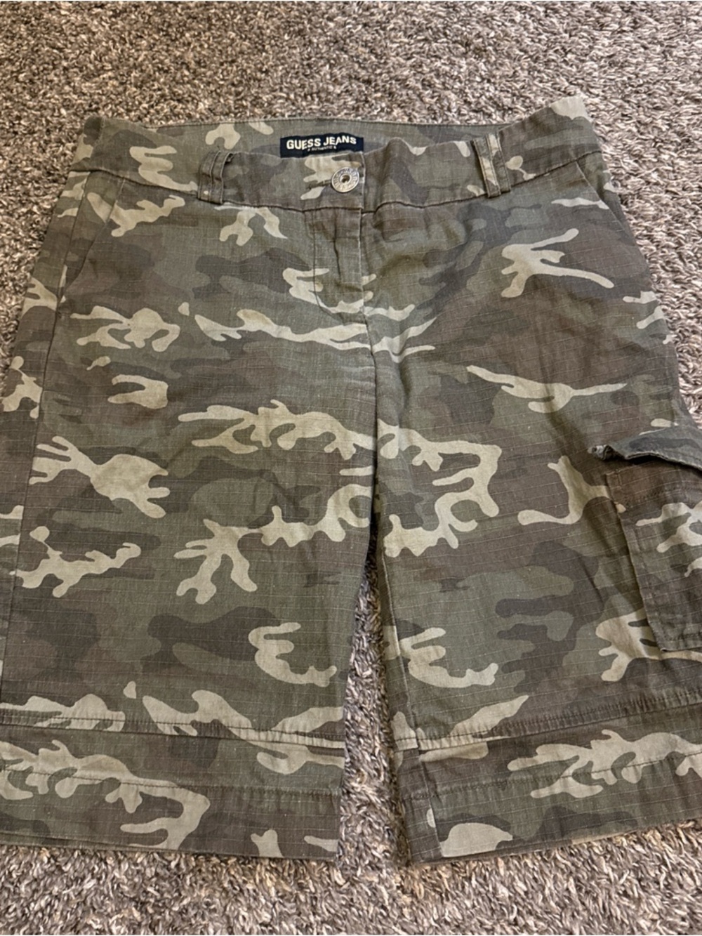 GUESS Men's Camo Cargo Shorts - Olive